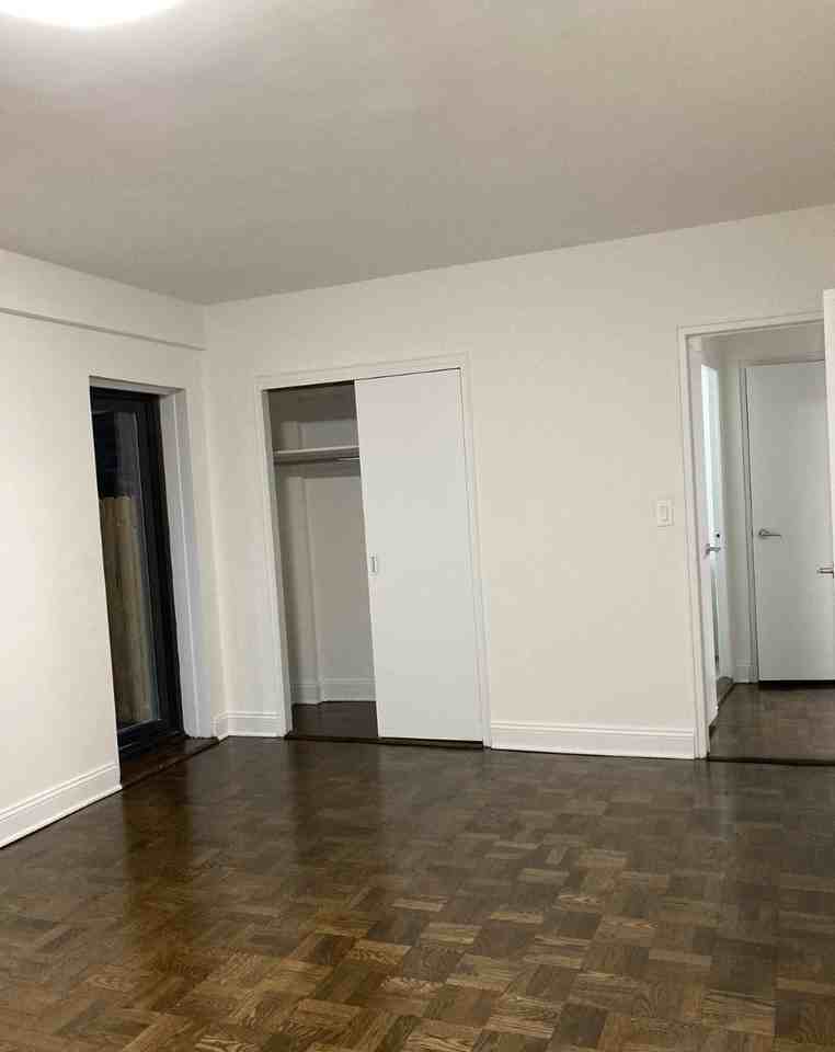 Beekman Pl #1D - Photo 3 of 9