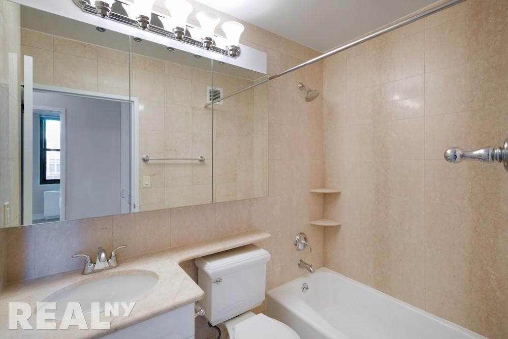 E 29th St #4G - Photo 4 of 8