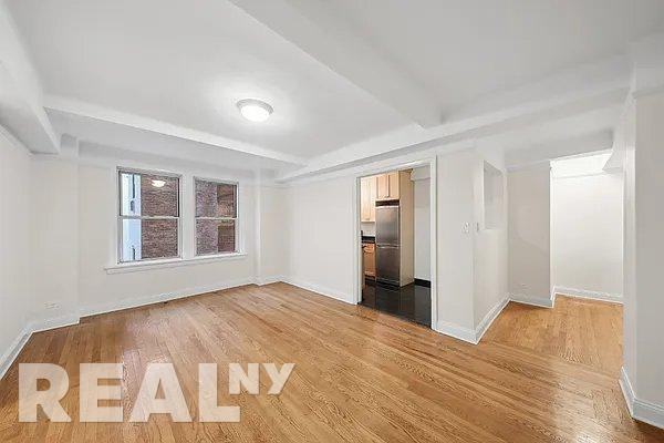 E 10th St #6B - Photo 2 of 4