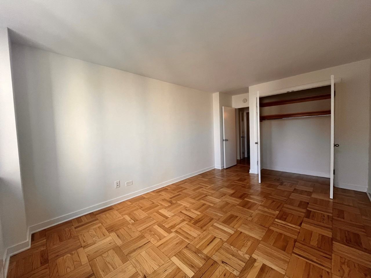 E 79th St #4D - Photo 5 of 6