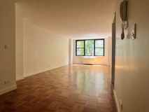 E 49th St #1S - Photo 1 of 1