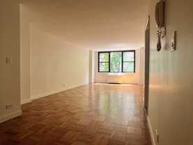 E 49th St #1S - Photo 1 of 1