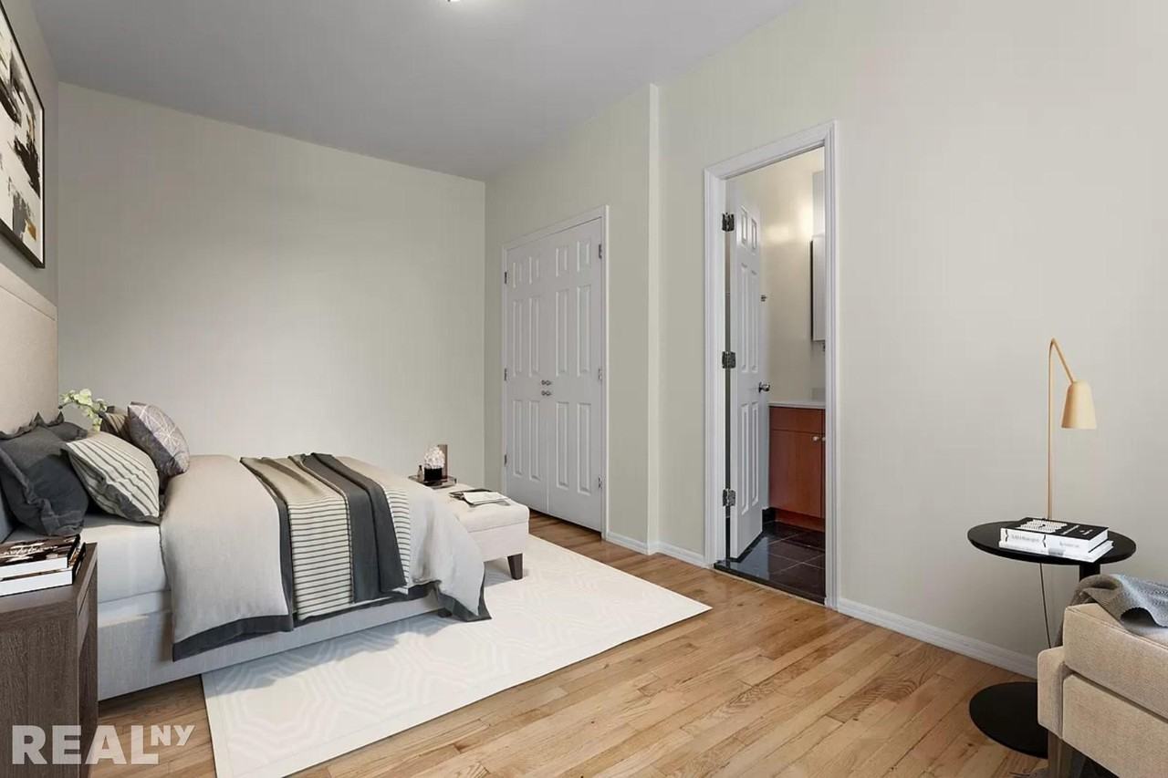 W 11th St #3G - Photo 4 of 5