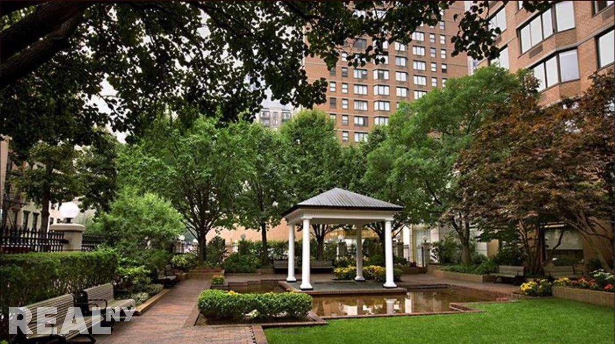 E 31st St #W27D - Photo 3 of 6