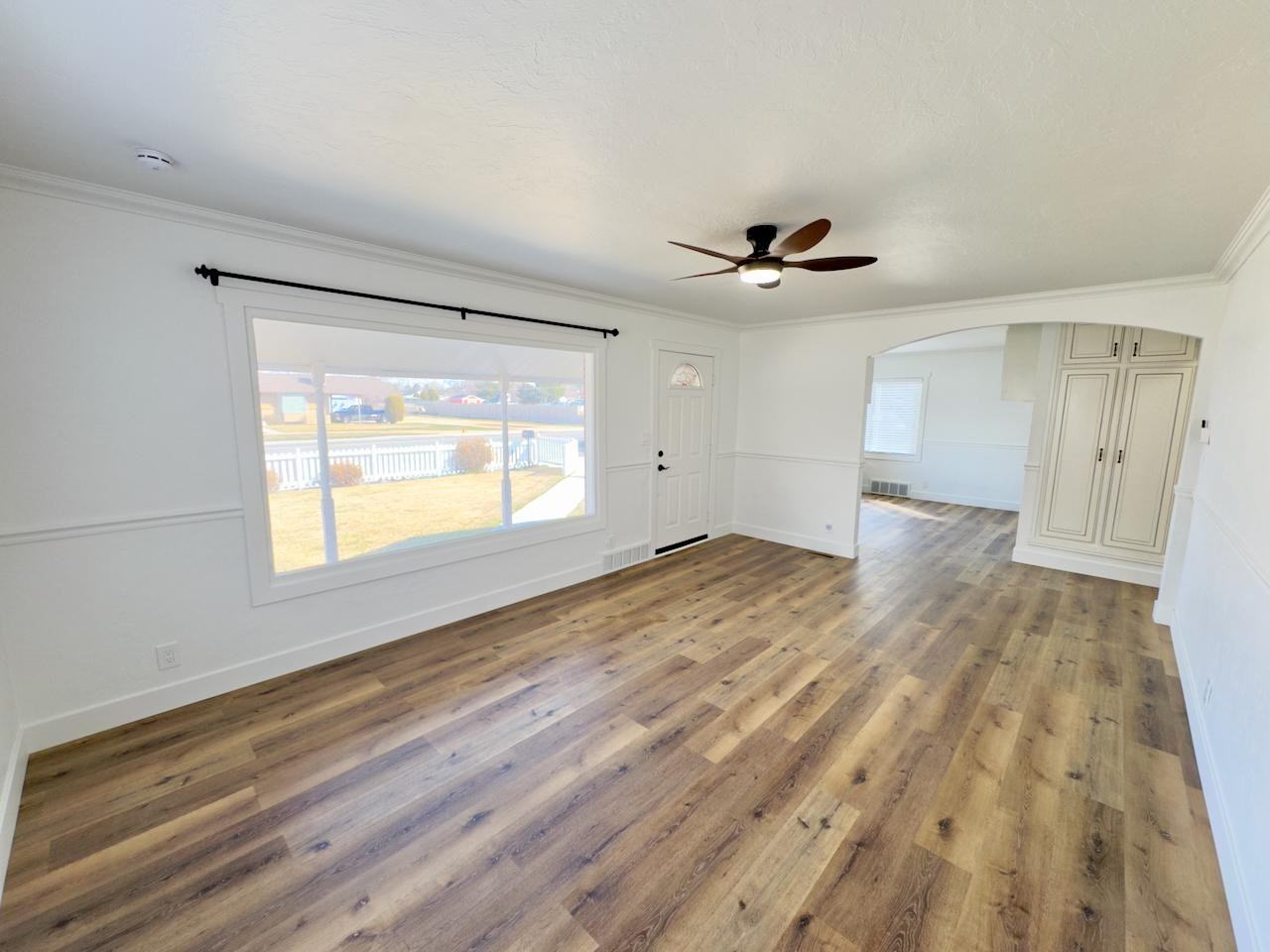 1657 N 400 W - Photo 2 of 11