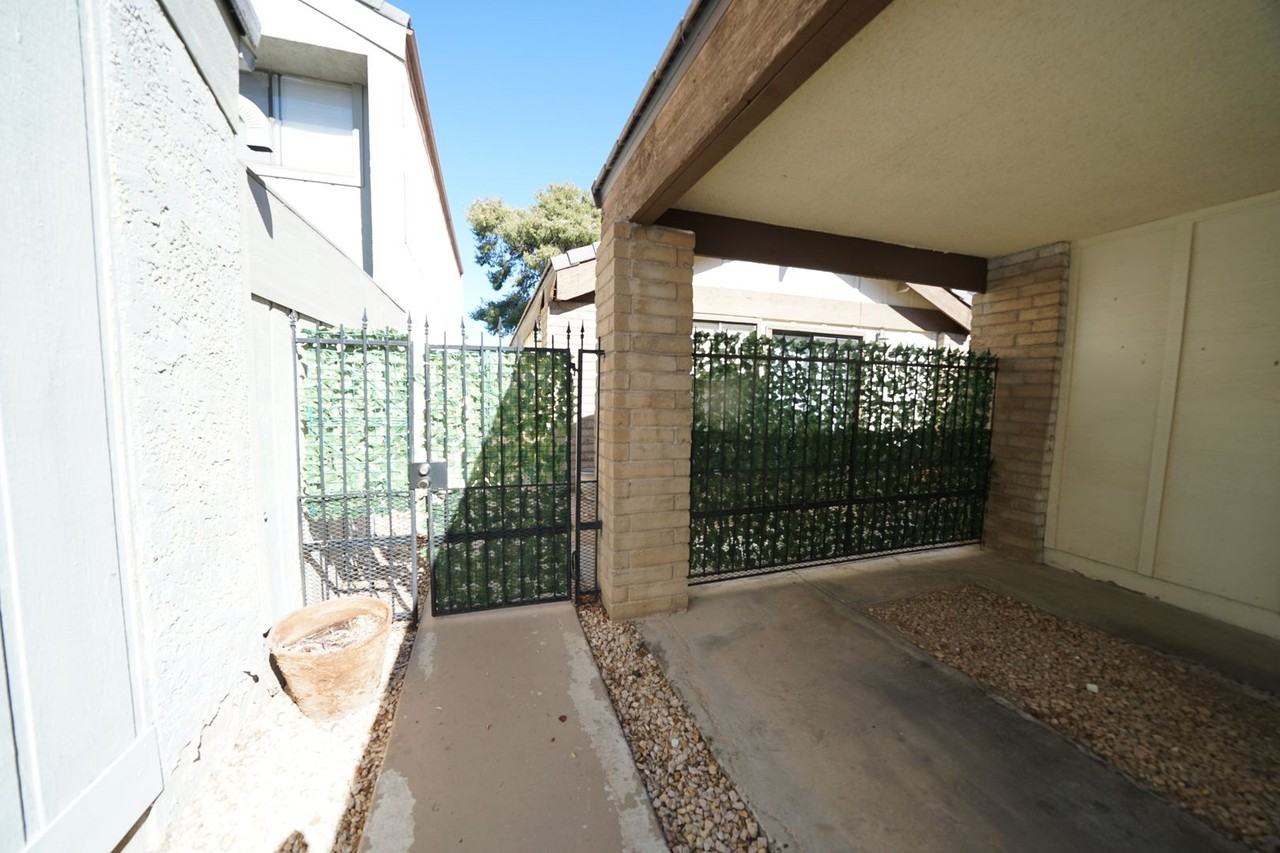 3153 Bel Air Dr - Photo 4 of 38