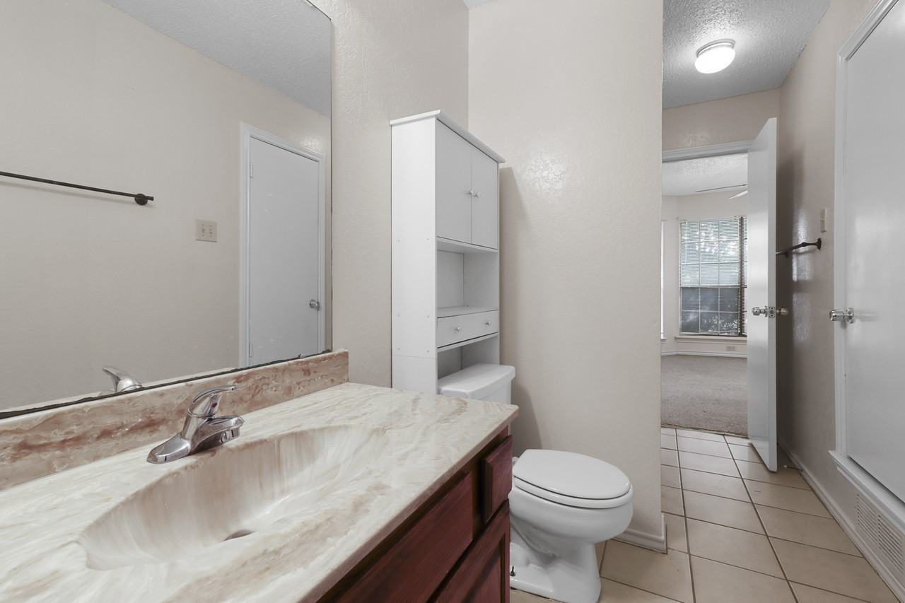 713 Penn Pl - Photo 2 of 15