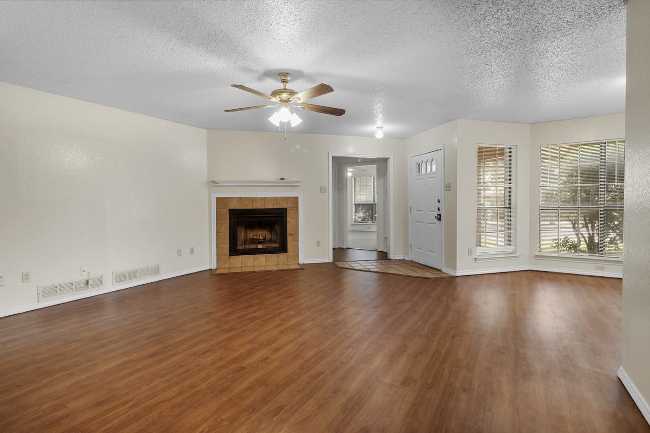 713 Penn Pl - Photo 3 of 15
