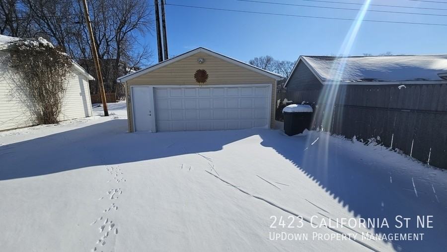 2423 California St Ne - Photo 3 of 14