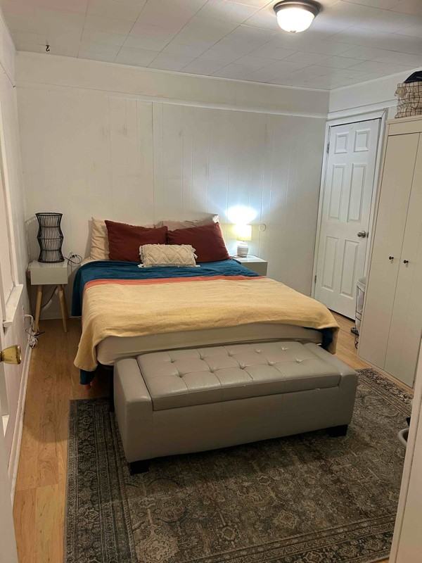 3160 Broadway Ave - Photo 2 of 17