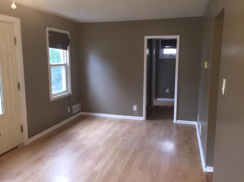 3160 Broadway Ave - Photo 3 of 17