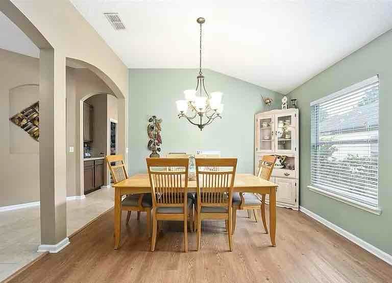 4922 Nw 81st Ave - Photo 3 of 13