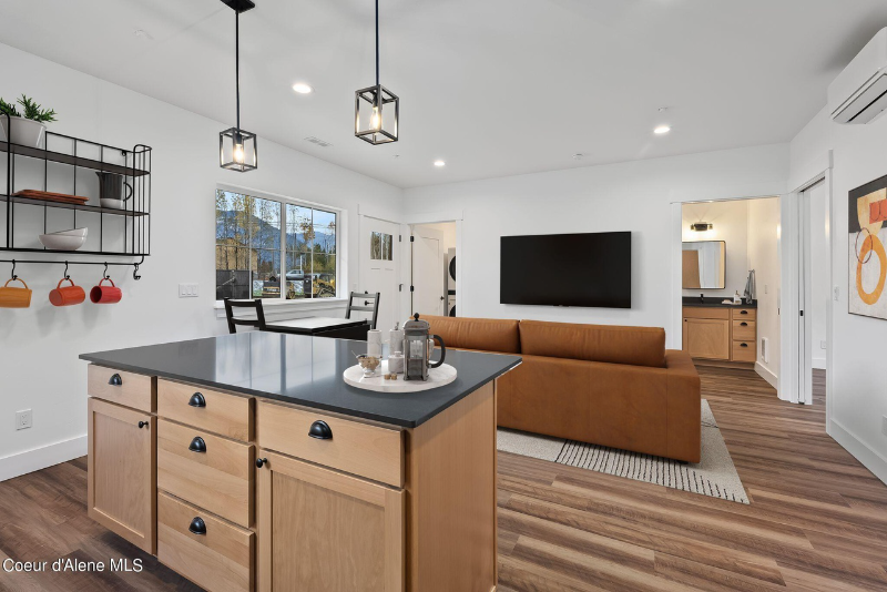 50 Carnelian Ave #104 - Photo 2 of 8