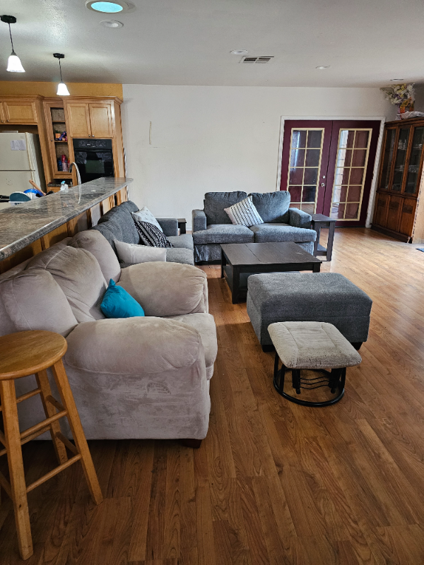 311 E 44th St - Photo 2 of 16