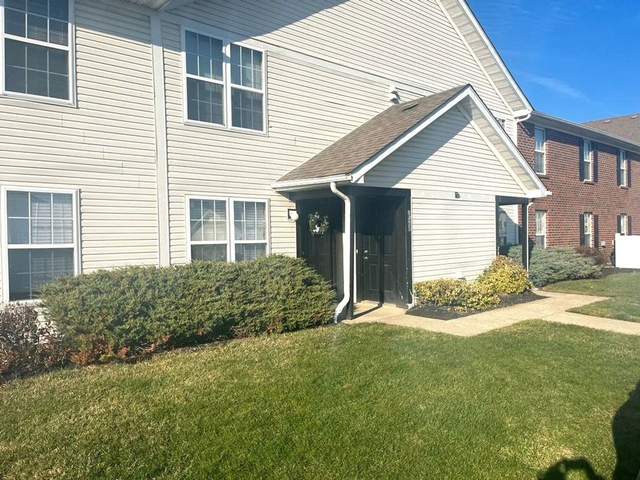 5568 Garden Rdg - Photo 2 of 22