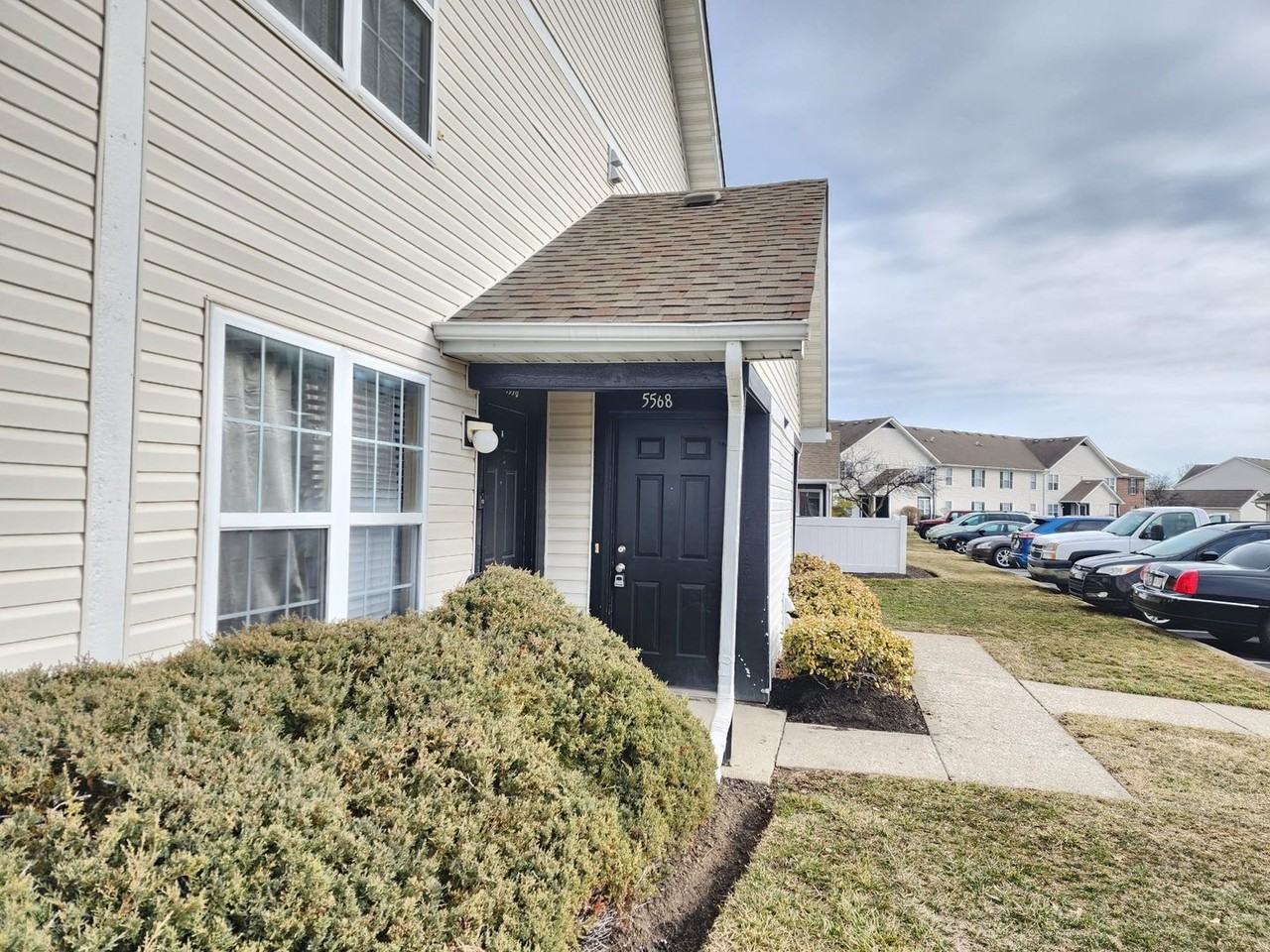 5568 Garden Rdg - Photo 3 of 22