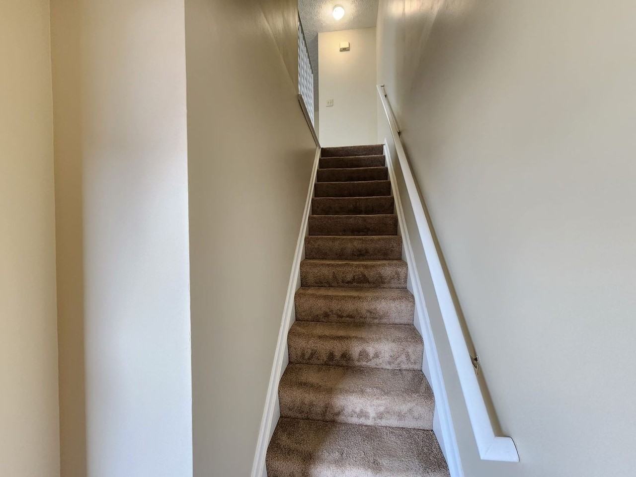 5568 Garden Rdg - Photo 4 of 22