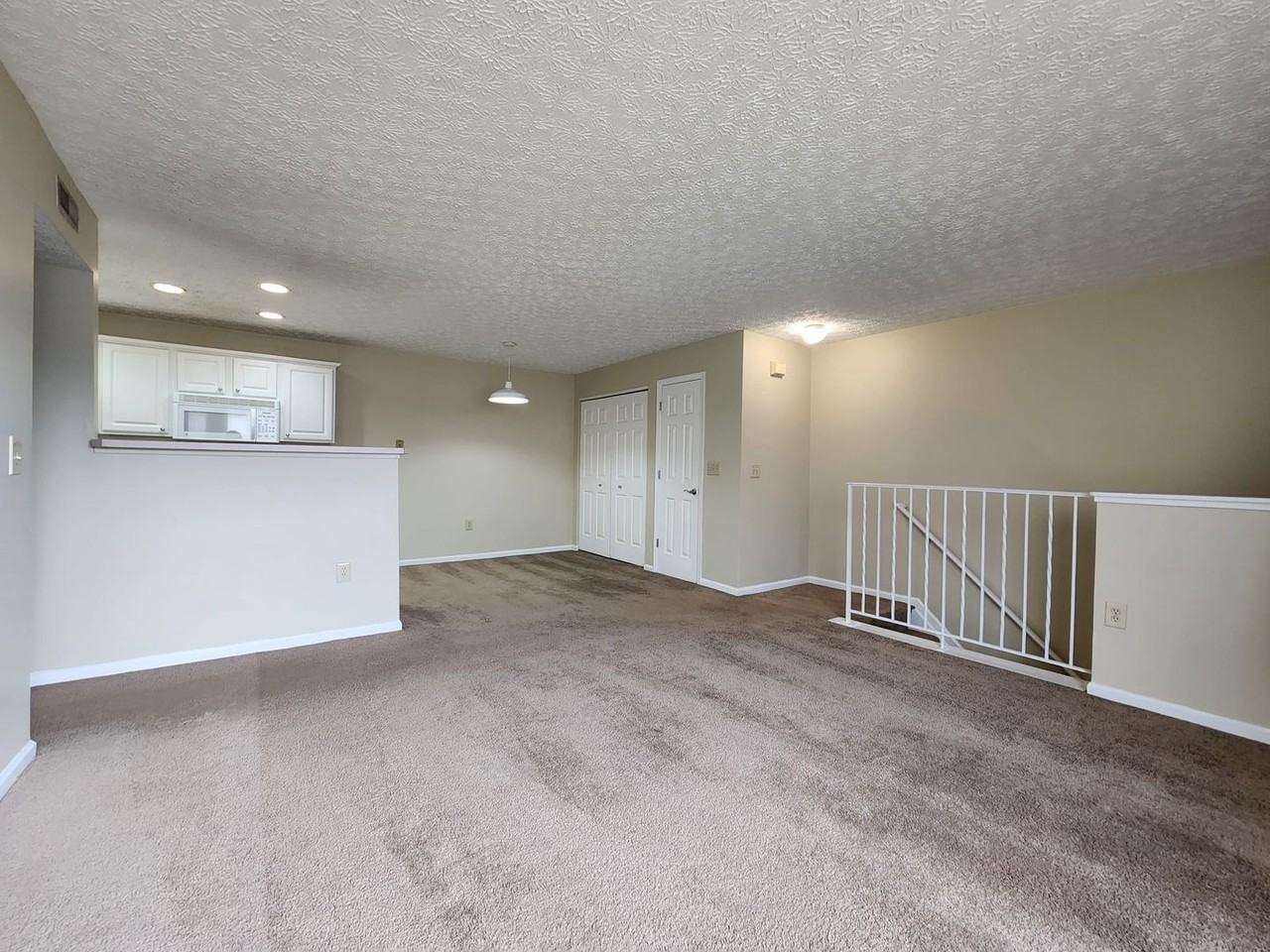 5568 Garden Rdg - Photo 5 of 22