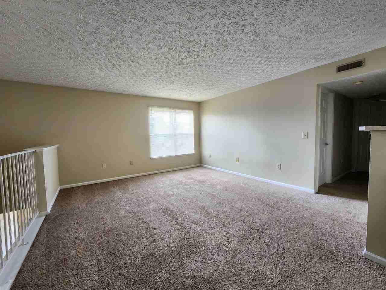 5568 Garden Rdg - Photo 6 of 22