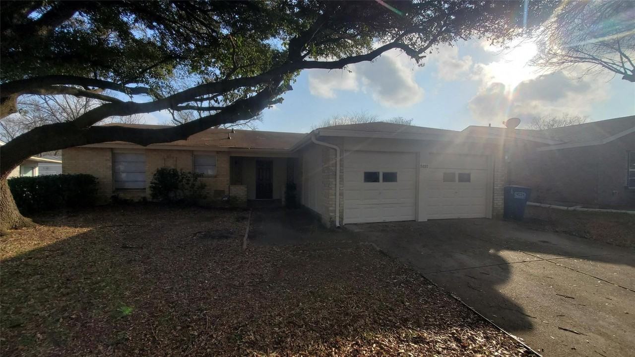 1418 Rockbrook St - Photo 2 of 13