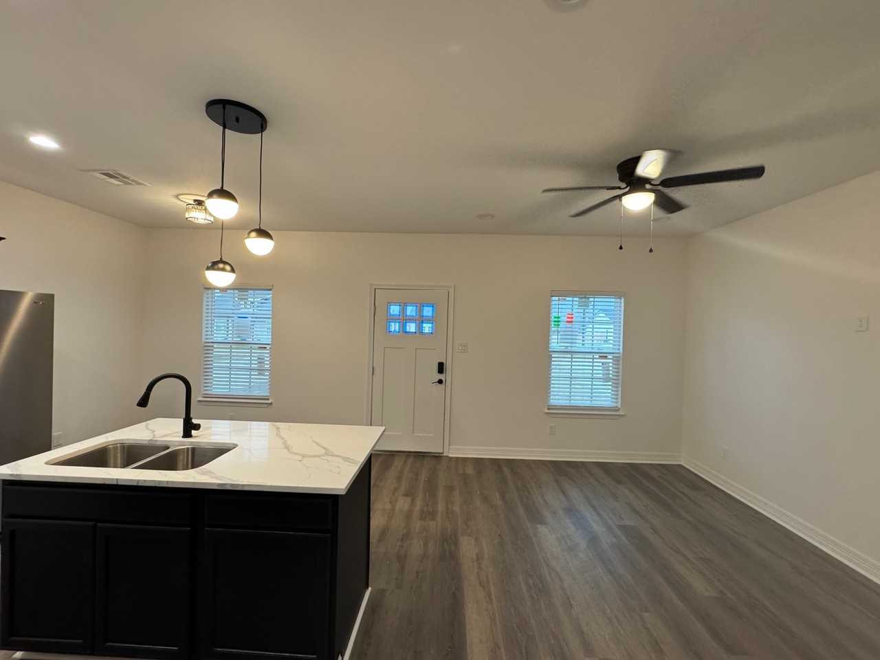 136 Ellis Ln #B - Photo 3 of 10