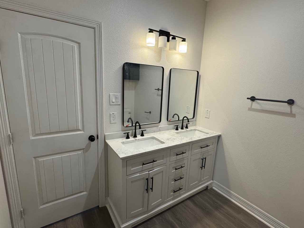 136 Ellis Ln #B - Photo 5 of 10