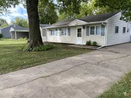 featured image of 2332 N Michigan Ave #NA