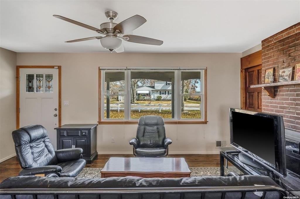 168 W Tiana Rd - Photo 2 of 17