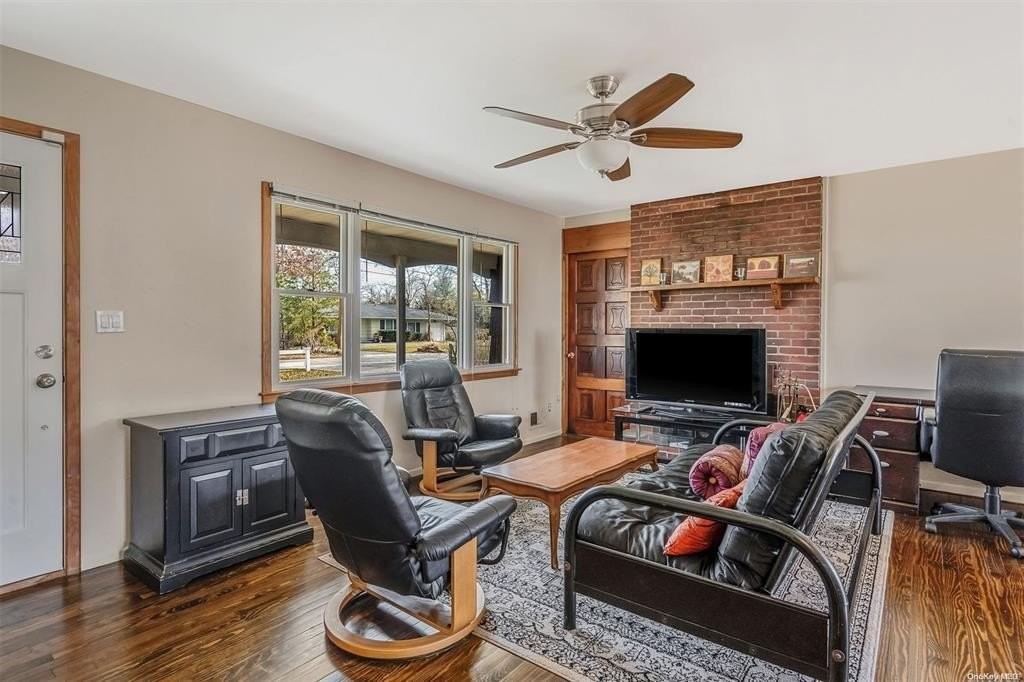 168 W Tiana Rd - Photo 4 of 17