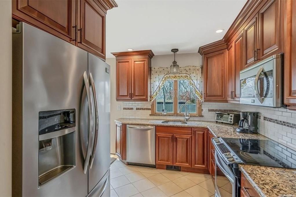 168 W Tiana Rd - Photo 7 of 17