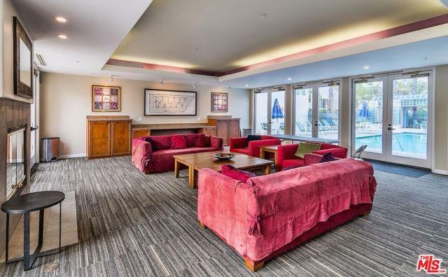 6903 Hannum Ave - Photo 2 of 8