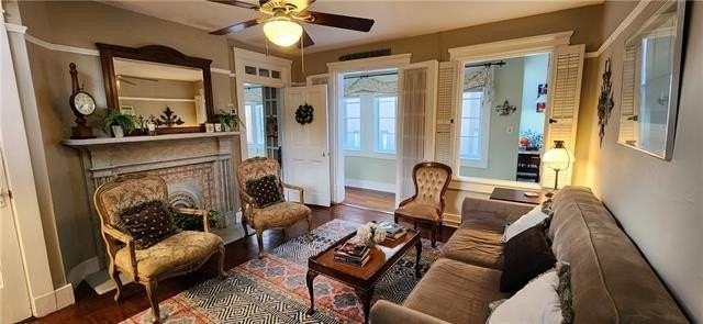 627 Ursulines Ave #9 - Photo 3 of 14