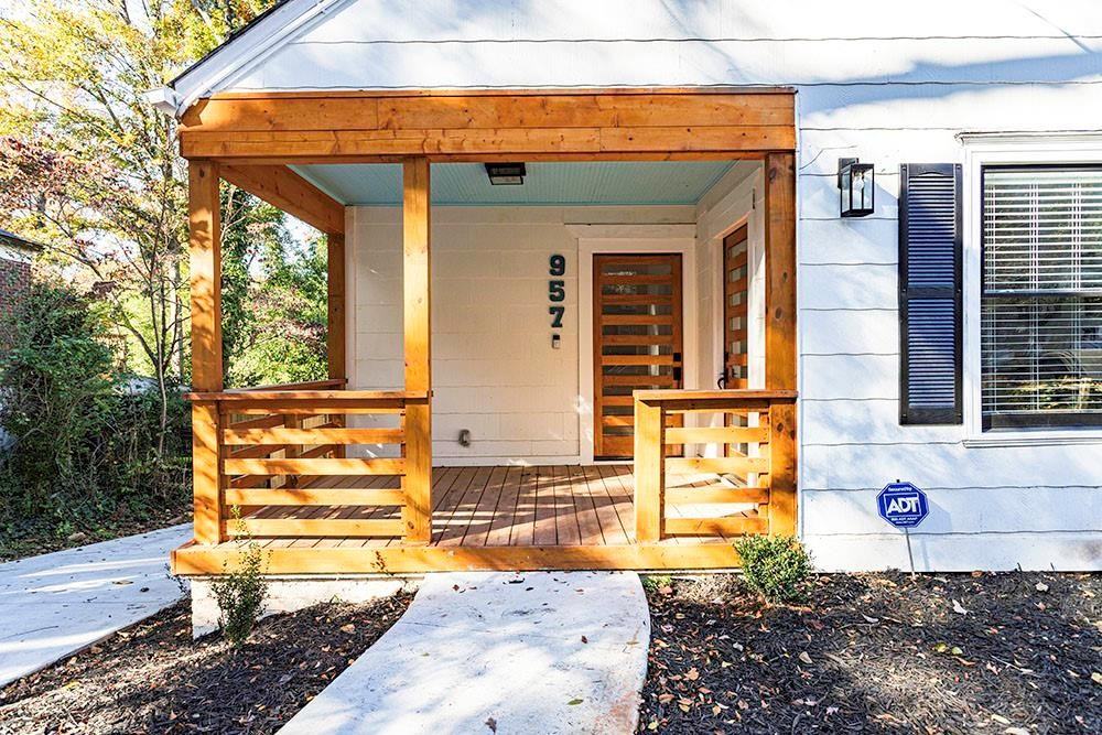 957 Victory Dr Sw - Photo 2 of 22