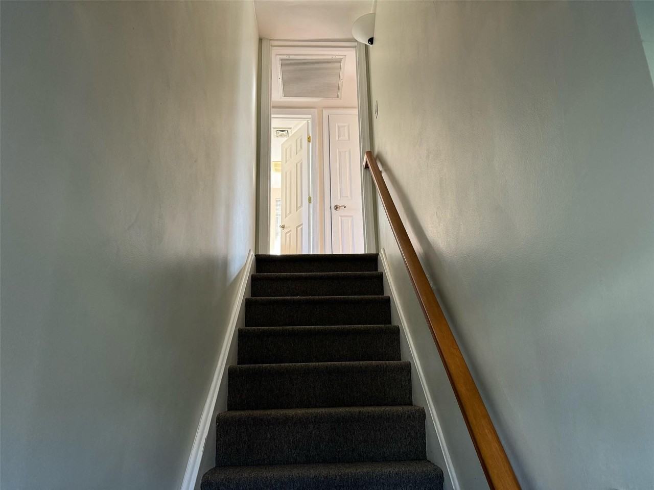 71 S Crescent Dr ##2 - Photo 3 of 9