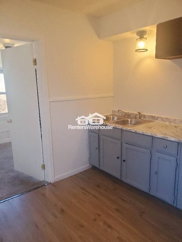 8019 Aline Ave - Photo 3 of 9
