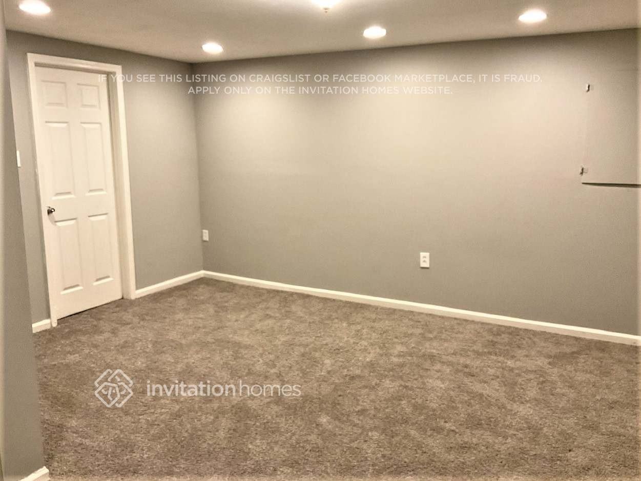 240 Blake Dr - Photo 6 of 16