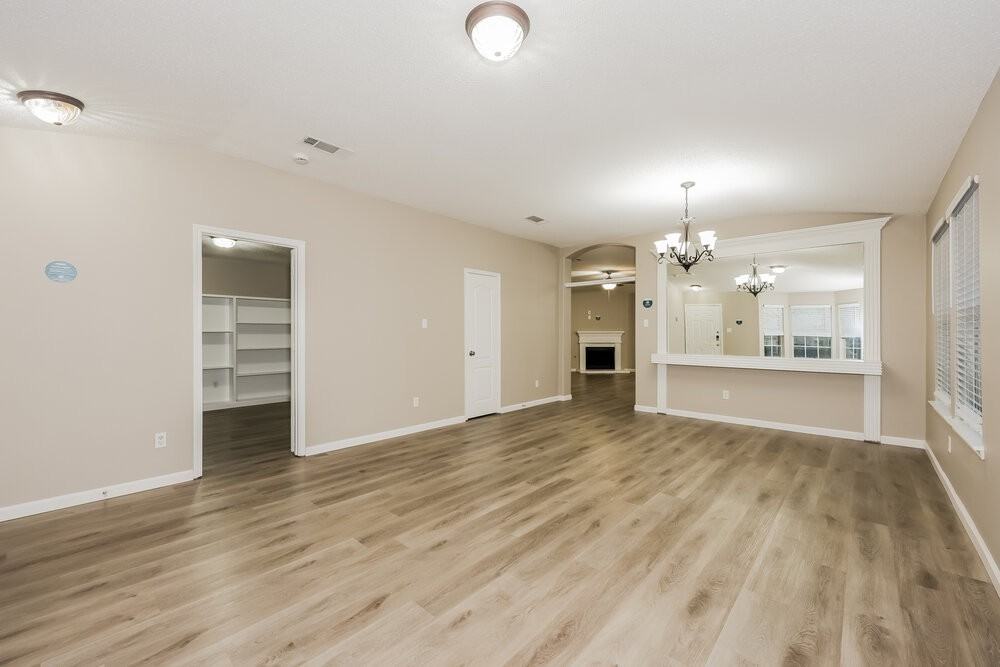 1000 Chatham Ln - Photo 3 of 16