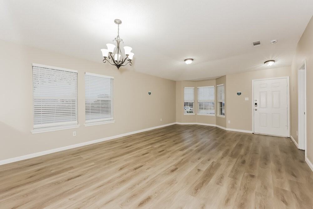 1000 Chatham Ln - Photo 4 of 16