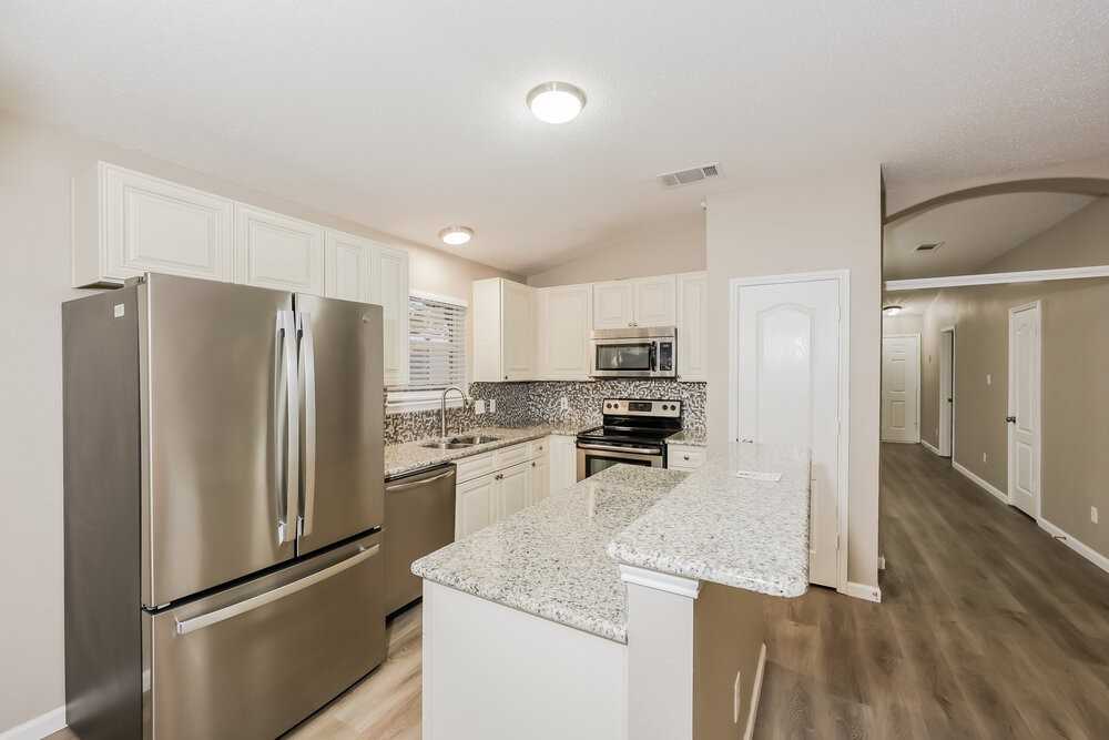 1000 Chatham Ln - Photo 7 of 16