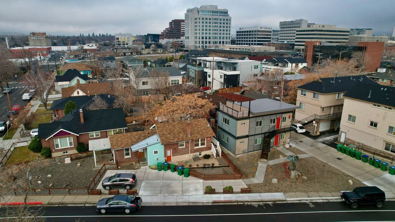 451 Holcomb A/B - Photo 2 of 3