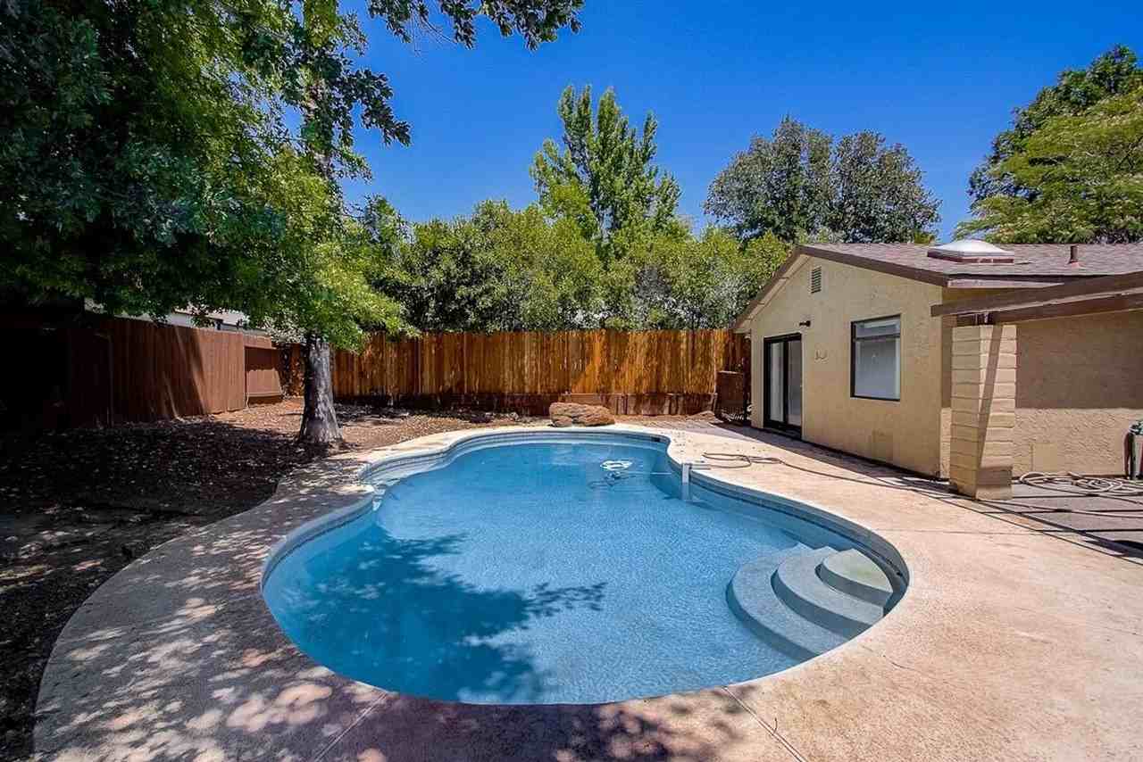 5813 Mount Evans Ct - Photo 2 of 24
