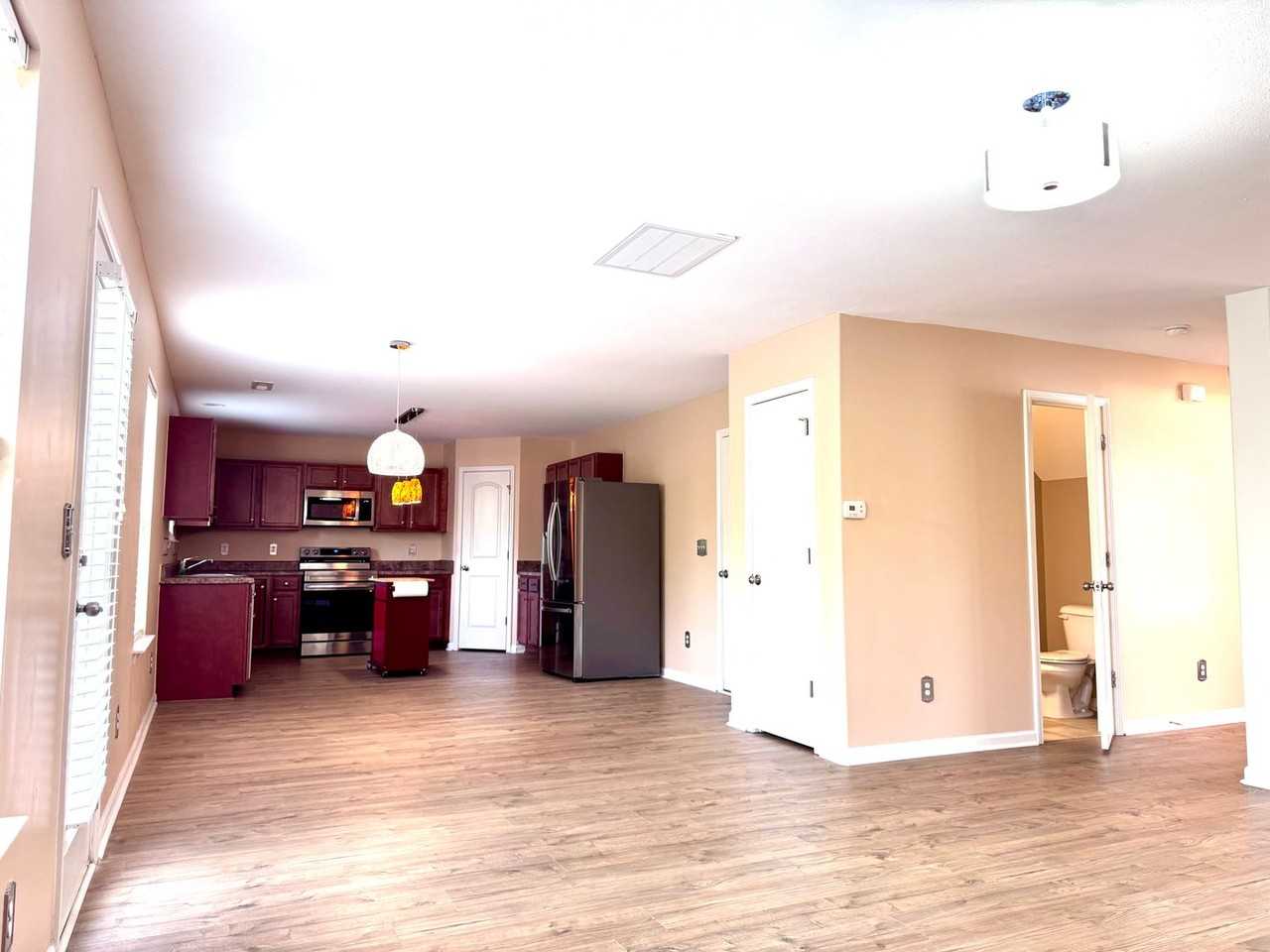 713 Forrest Ln - Photo 3 of 31