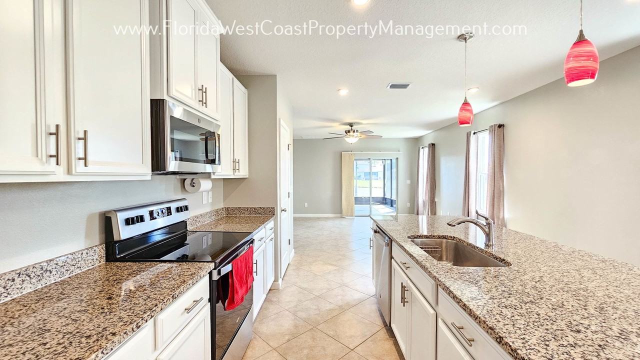 8528 Rain Lily Xing - Photo 3 of 44