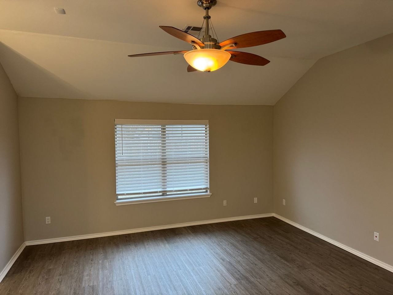 705 Shadowlake Rd - Photo 7 of 20