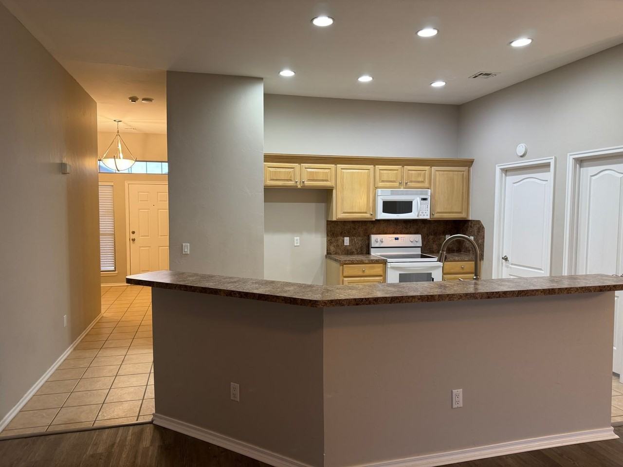 705 Shadowlake Rd - Photo 2 of 20