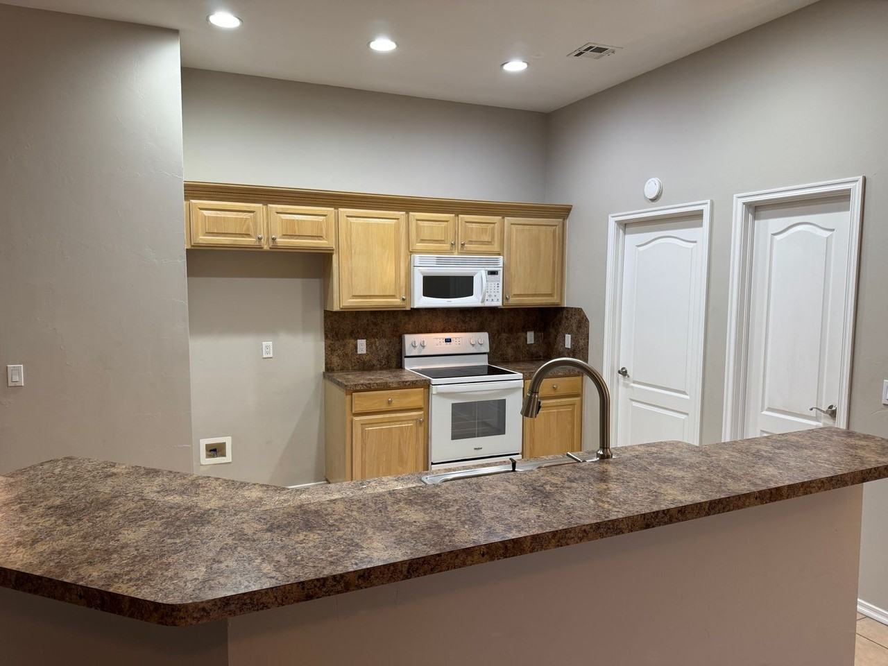 705 Shadowlake Rd - Photo 3 of 20