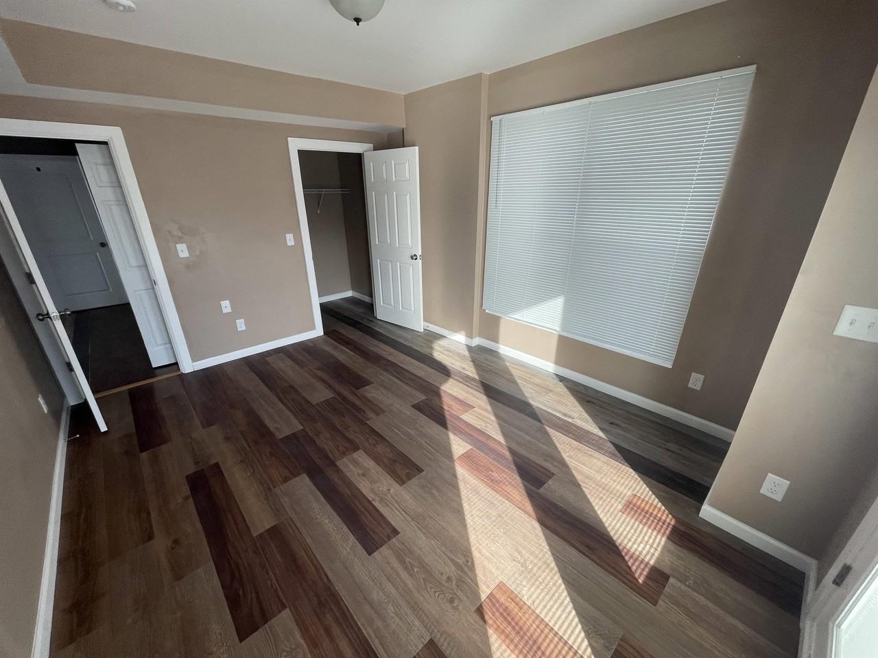 806 E38 - Photo 2 of 33