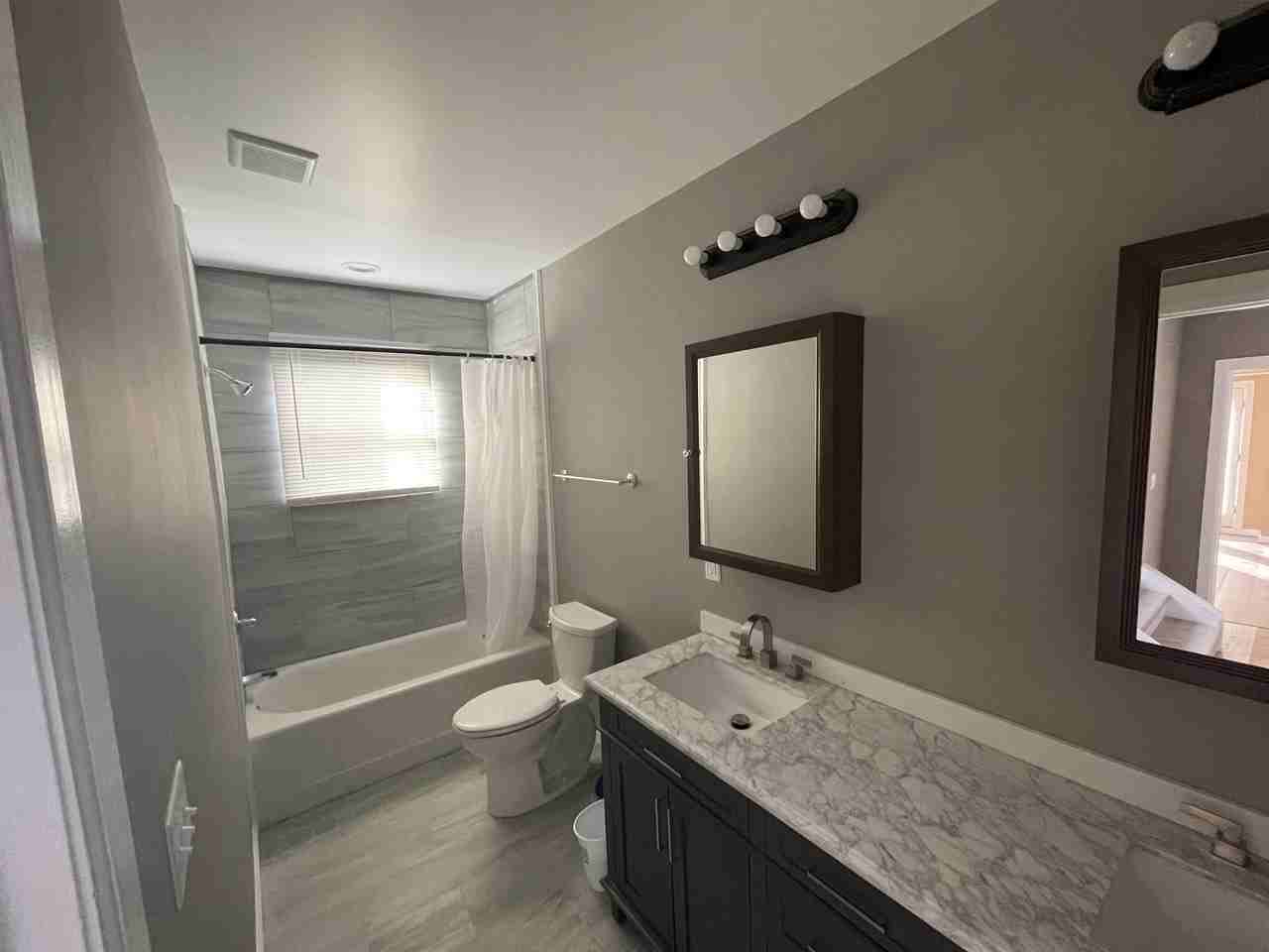 806 E38 - Photo 3 of 33