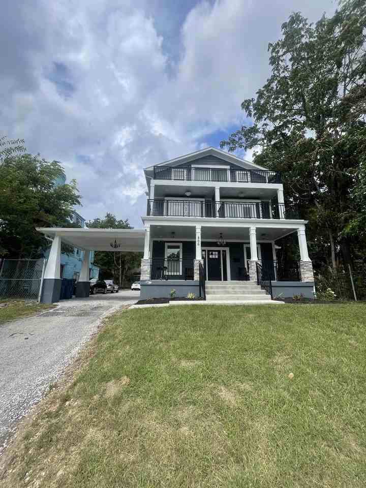 806 E38 - Photo 4 of 33