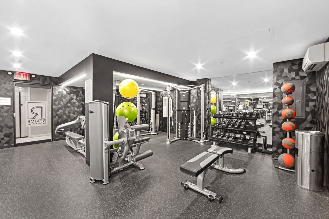 E 51st St #11A - Photo 3 of 3